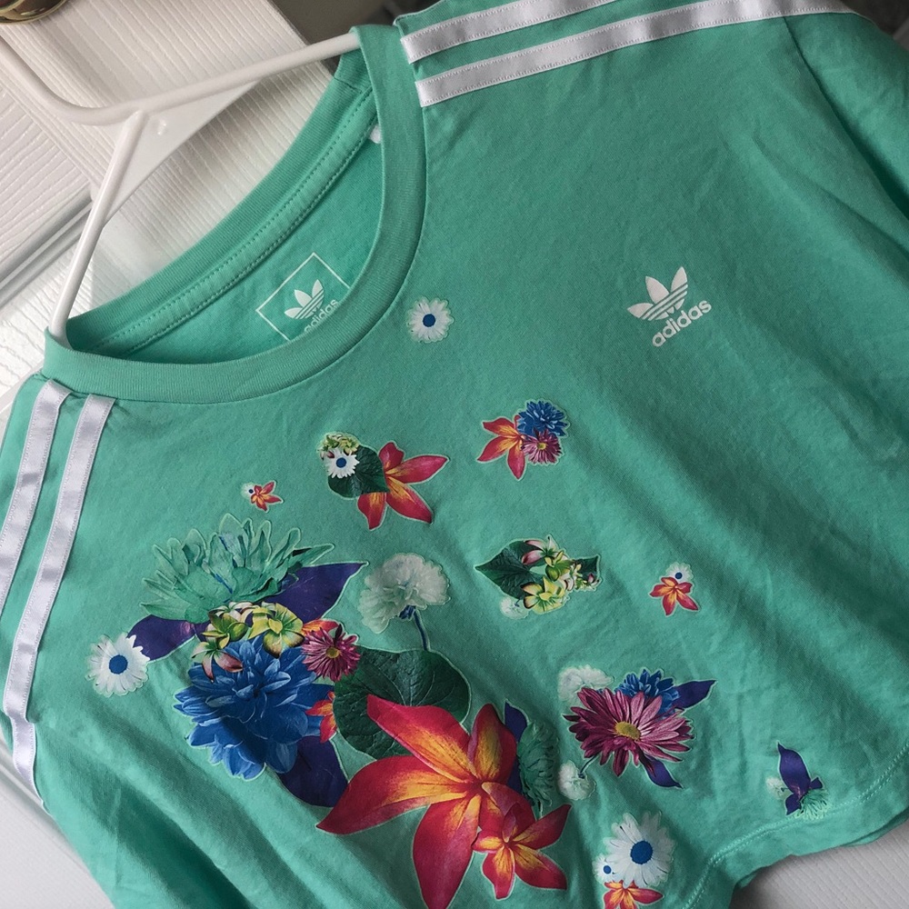 Cropped mint green Adidas shirt